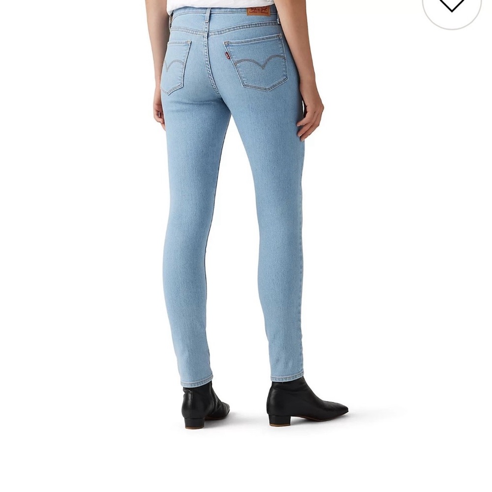 Levi's Light Blue Skinny Jeans - Women's Slim Fit - Picture 3 of 7